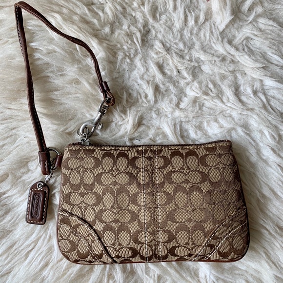 Coach - Small Wristlet - Picture 1 of 2